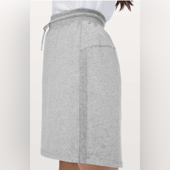 Lululemon Start Anew Skirt *21"
Heathered Medium Grey size 4 - Picture 3 of 5
